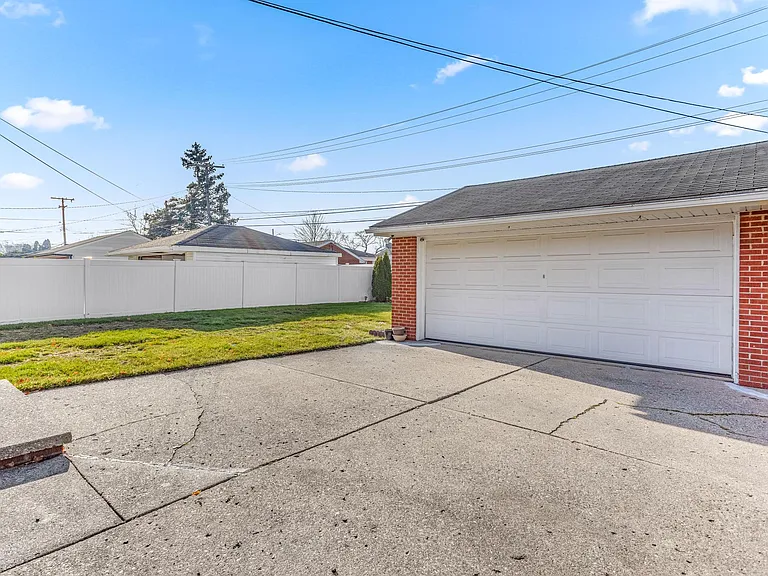 6645 Henry Ruff Rd — Photo 20