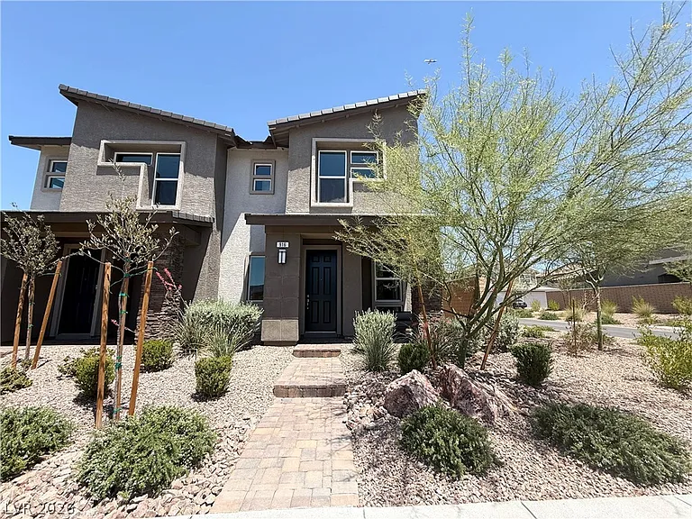 916 Cottonwood Hill Pl — Photo 1