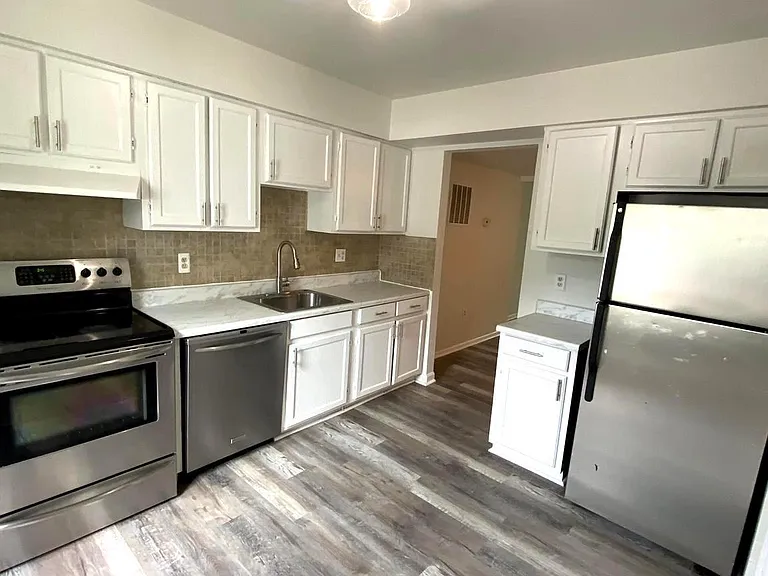 15947 Dorset Rd #188 — Photo 4