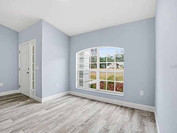 3rd image of 9476 Spring Hill Dr