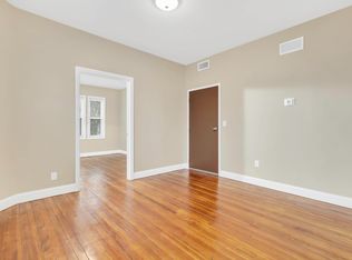 1621 Park St #2W, Hartford, CT 06106