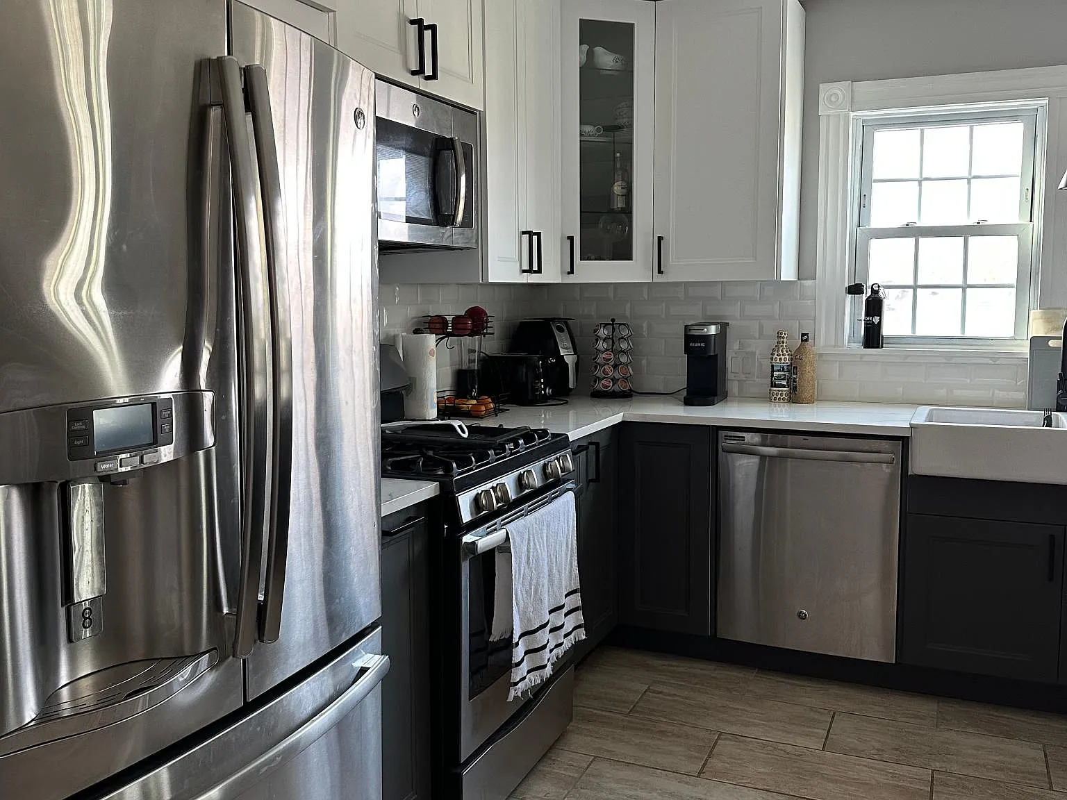 127 Abbott St — Photo 4