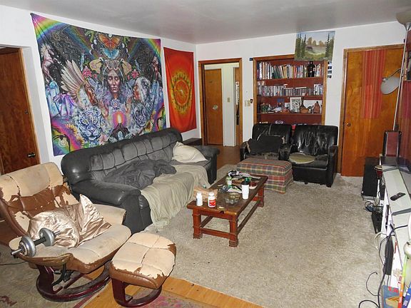 4th image of 1313 Crestview Dr