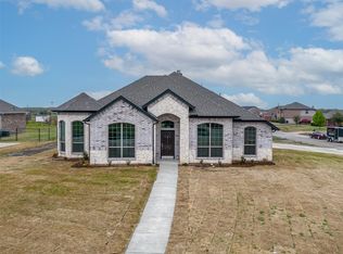 679 Meadowlark Ln, Nevada, TX 75173