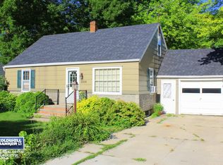 1008 Claude St, Menasha, WI 54952