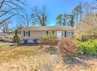 327 East Dr, Oak Ridge, TN 37830