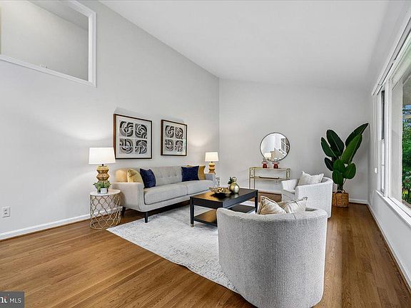 4th image of 9909 Ashburton Ln