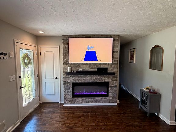 4th image of 1066 Runell Rd