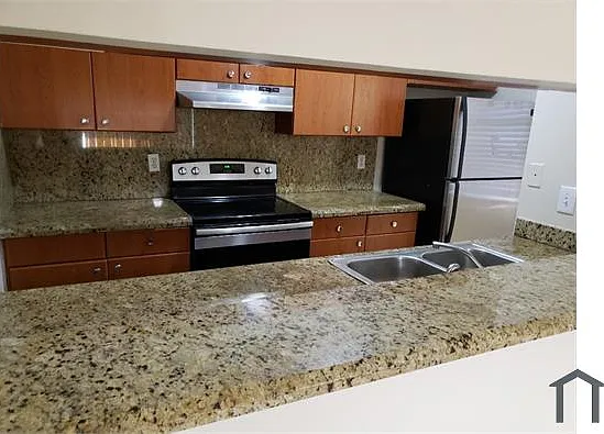 3 bed, 1050 sqft, $2,800 — Photo 1