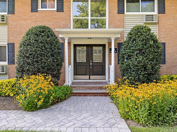 4th image of 748 Deer Park Avenue #7H