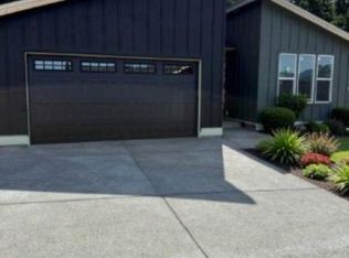 533 Mountain View Dr, Lake Cowichan, BC V0R2G1