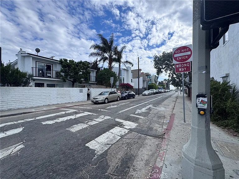 40 S Venice Blvd #2 — Photo 32