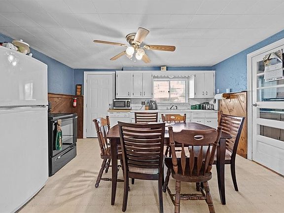 5th image of 117 Schall Ln W