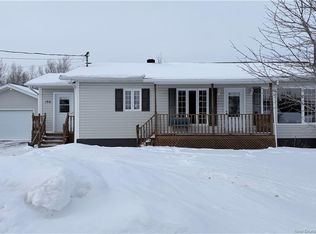 196 Caswell St, Grand Falls, NB E3Z 1A8