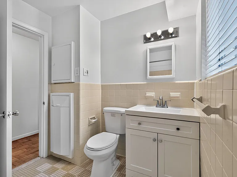 10524 Weymouth St #1-W-1 — Photo 13