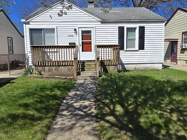 23809 Battelle Ave — Photo 2