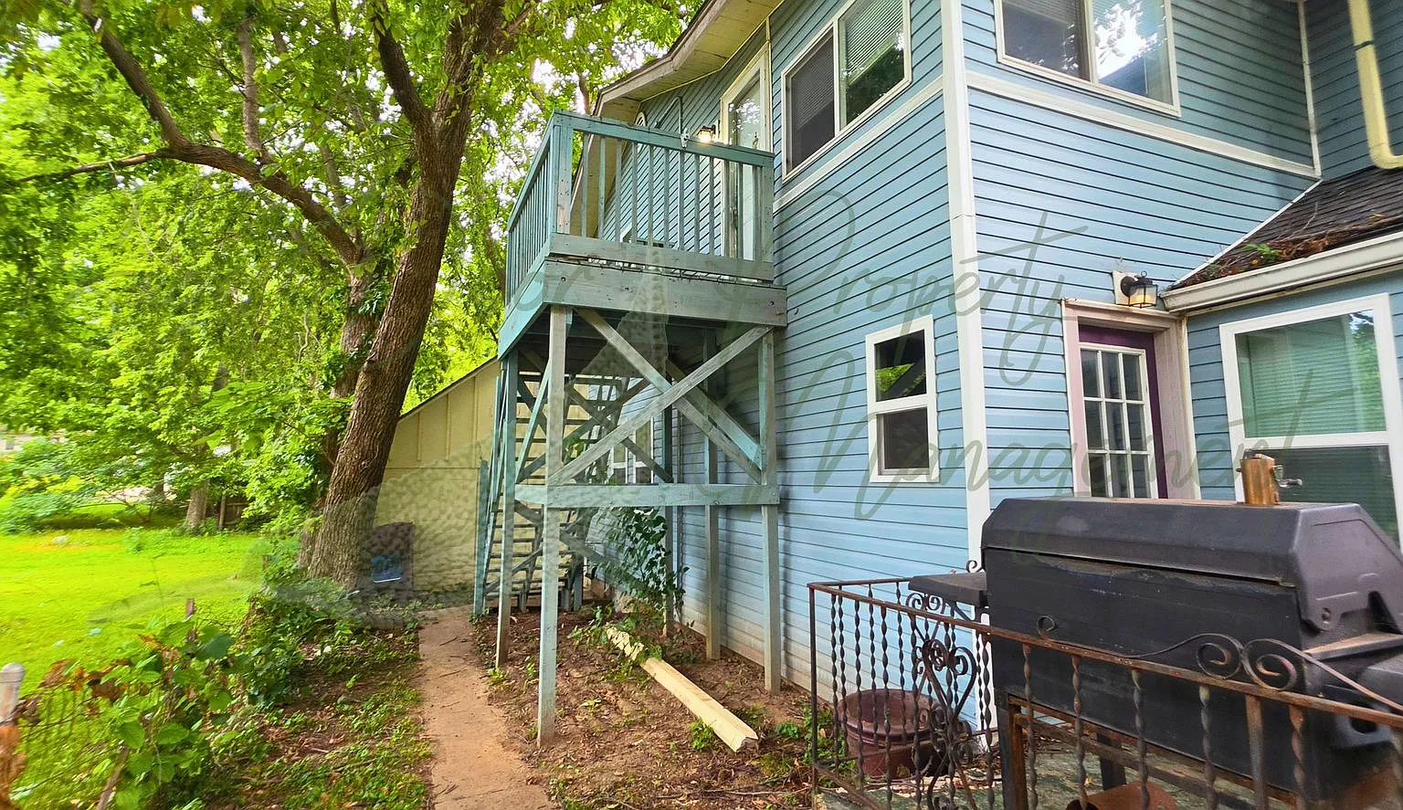 630 N Pleasant Street — Photo 1
