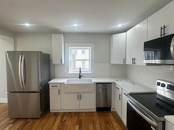 3rd image of 9 Wilbur St #1