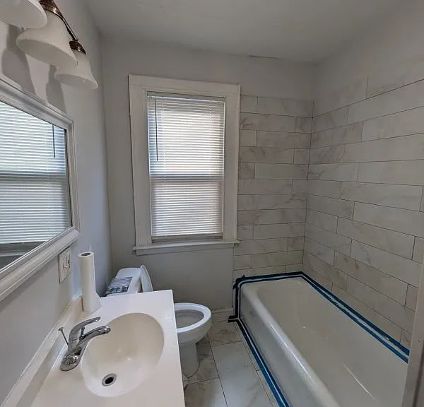 196 Goffe Ter — Photo 2