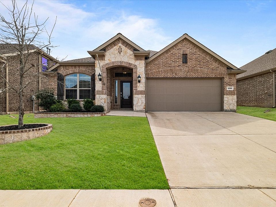 1st image of 9265 Silver Dollar Dr