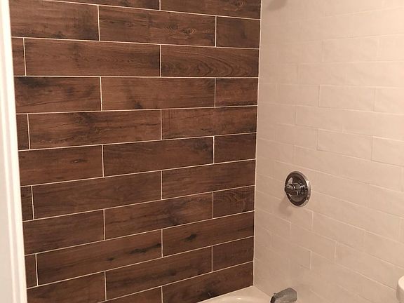 2nd image of 719 Eagle Ave APT 2