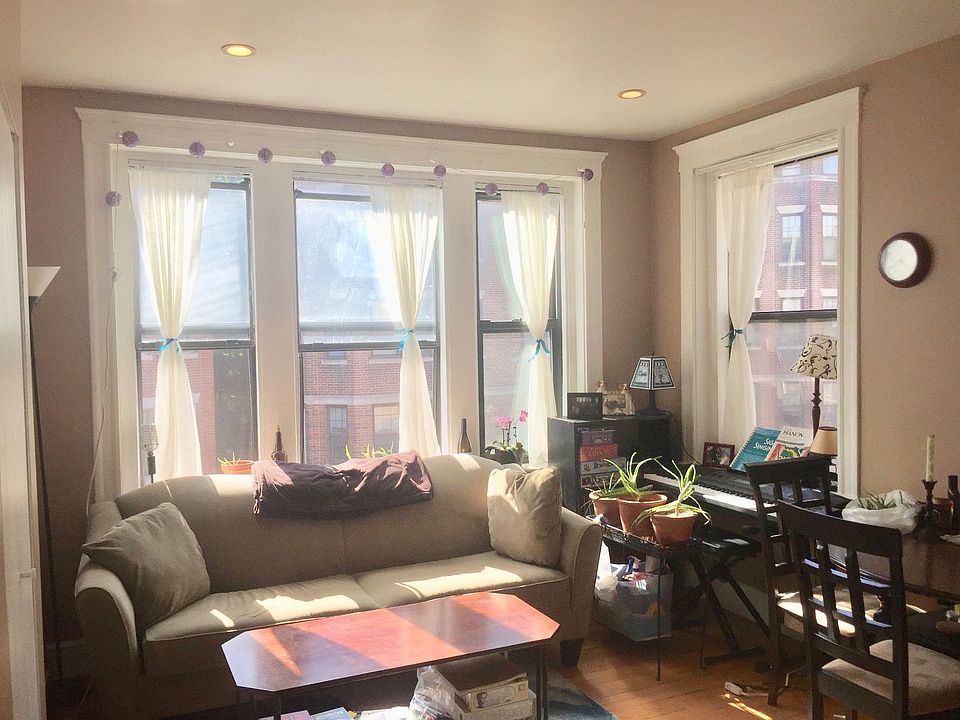 1st image of 19 Lothian Rd #5