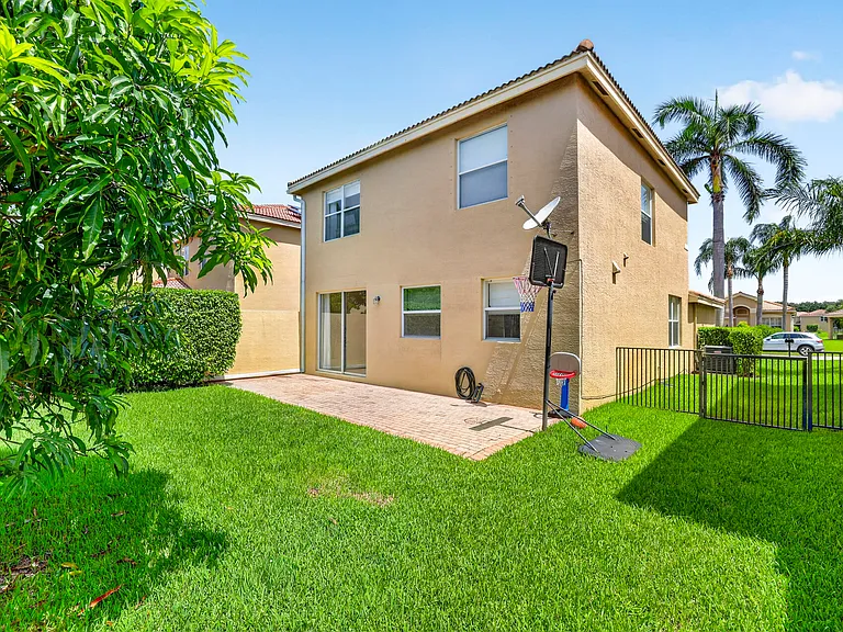 7630 Topiary Ave — Photo 40