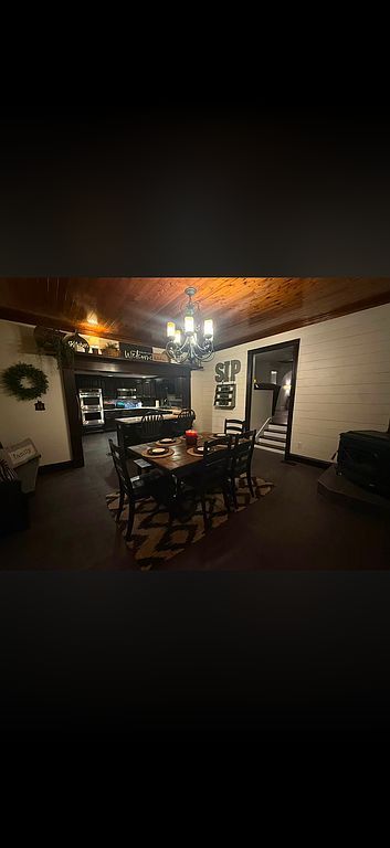 100 Groves Ln - Property Image
