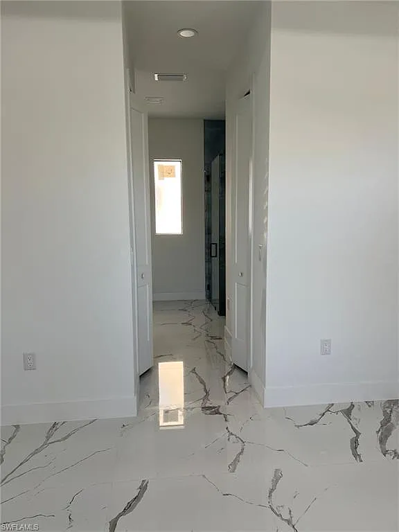 3 bed, 2.5 bath, 1640 sqft, $2,200 — Photo 2