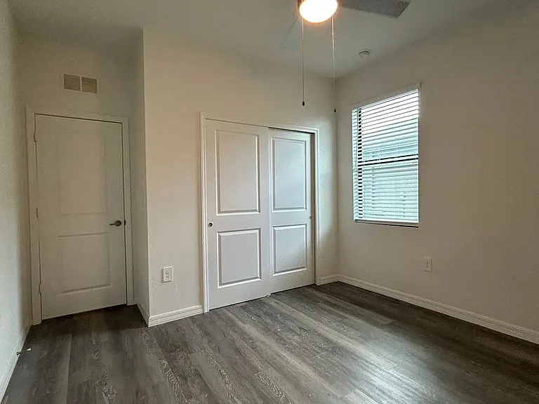 850 SE 8th St — Photo 13