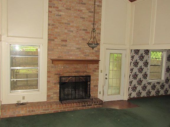 3rd image of 1100 Fuller Springs Dr