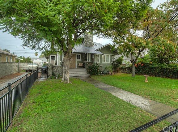 2nd image of 140 N Bonita Ct