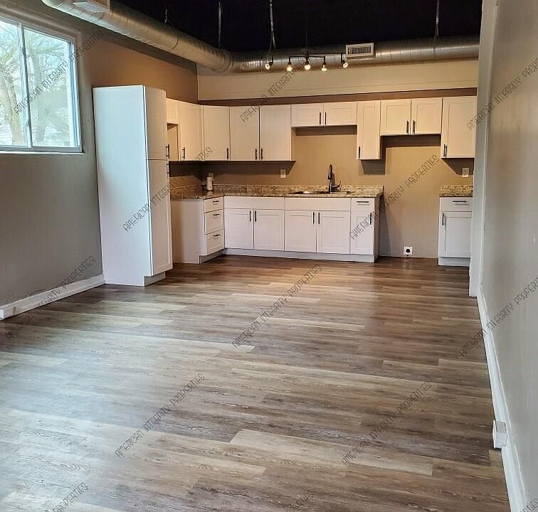 2nd image of 301 E Main St APT 1