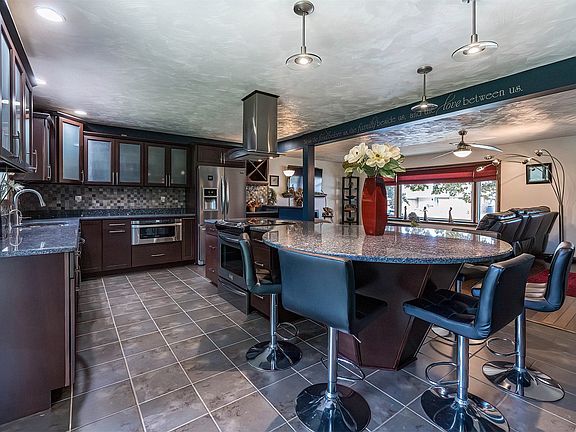5th image of 2653 Lakeside Dr