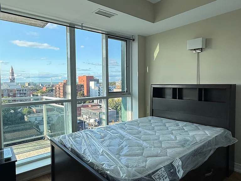 134 York St #805 — Photo 8