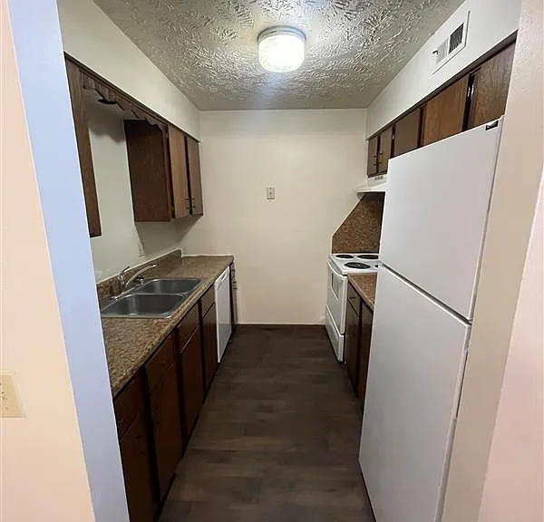 Old Mill Apartments — Photo 39