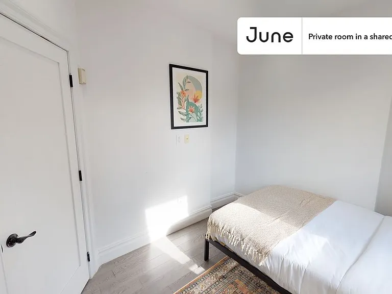 824 9th Ave #A — Photo 4