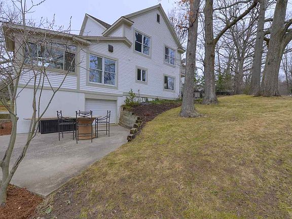 3rd image of 1918 N Quail Ct