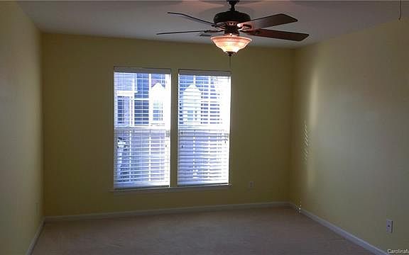 4th image of 4821 Fonthill Ln