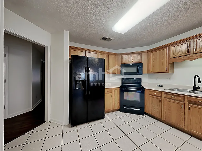 1466 Far Dr — Photo 4