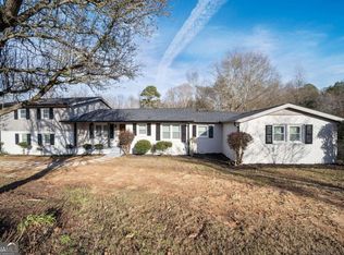 3245 Seagraves Mill Rd, Hull, GA 30646