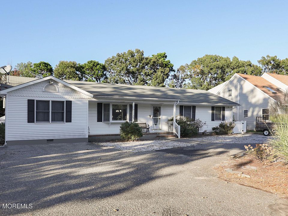 1st image of 443 E Arverne Avenue