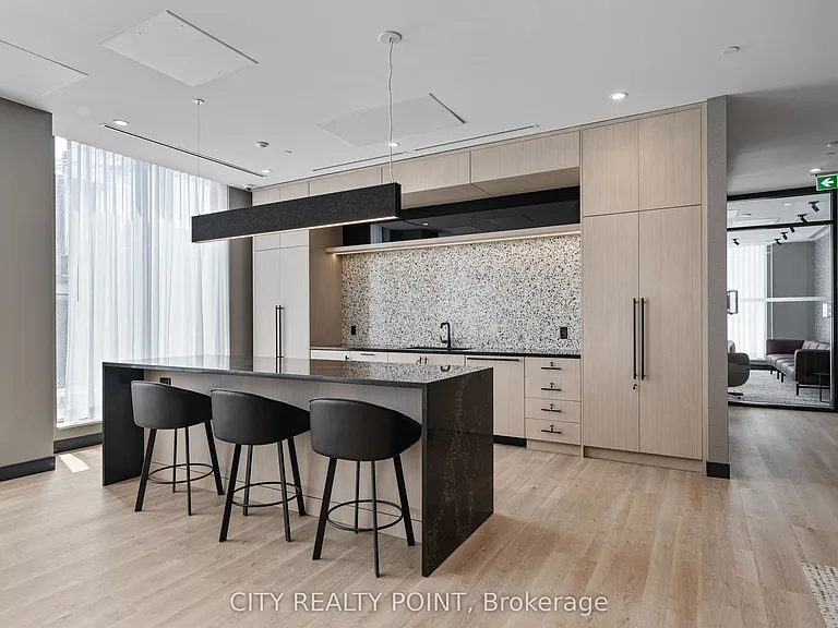 664 Spadina Ave #906 — Photo 17