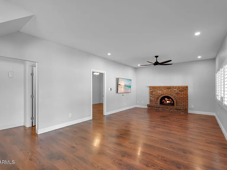 2542 W Nopal Ave — Photo 13