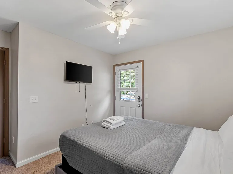 1235 N. Bronough Street — Photo 23