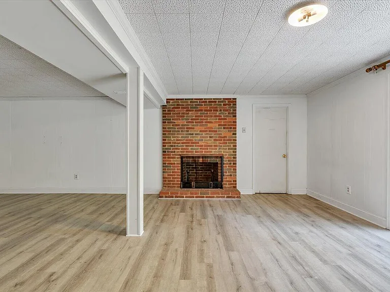 1814 Pelham Dr — Photo 30