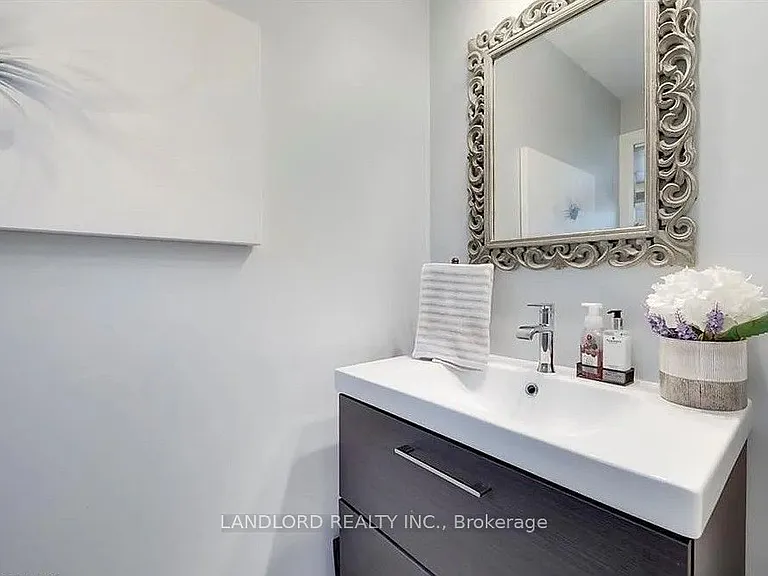 26 Poplar Dr #3 — Photo 12