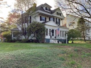 141 Raymond Rd #2, West Hartford, CT 06107