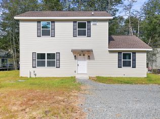 8206 Natures Dr, Tobyhanna, PA