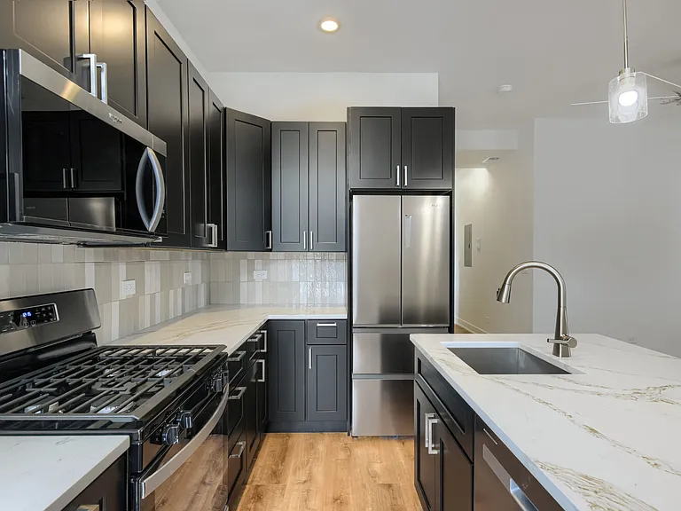 1502 N Hudson Ave #1R — Photo 1